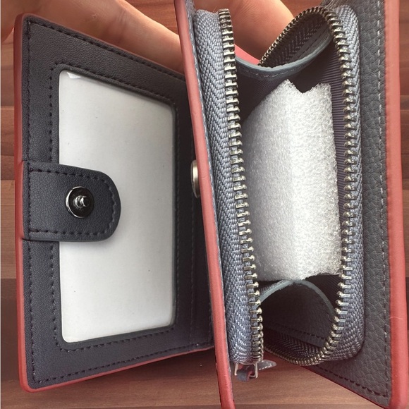 NEW Coach Limited Edition Peanuts Leather Snap Wallet Snoopy Ski Motif - Picture 6 of 7